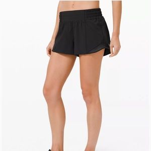 Lululemon Black Hotty Hot High-Rise Lined Short 2.5”